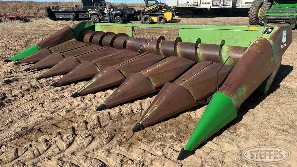 John Deere 853A Corn Head