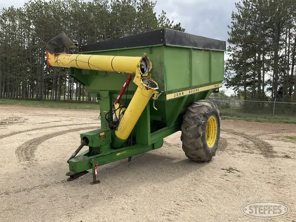 John Deere 1210 Grain Cart