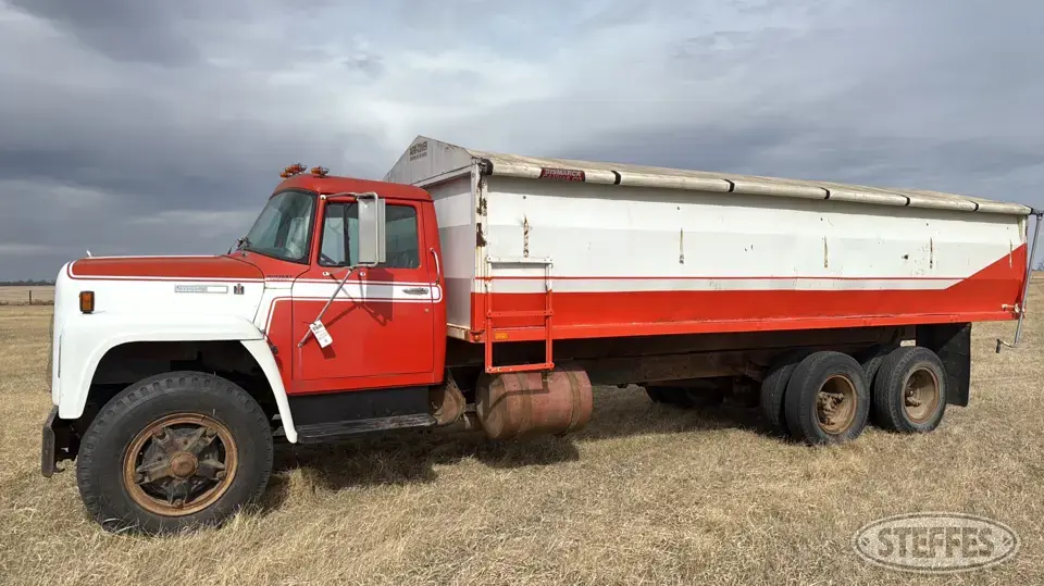 1978 International 1700 Tandem Boxed Truck