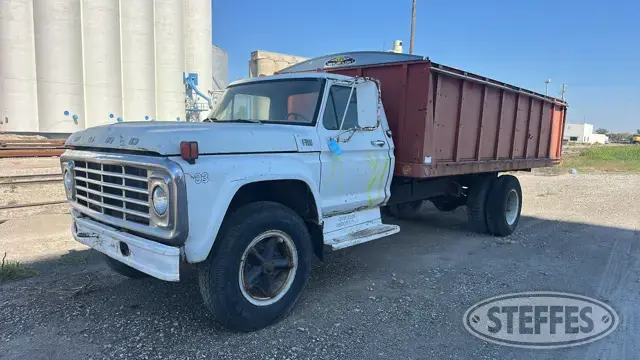 1974 Ford F700
