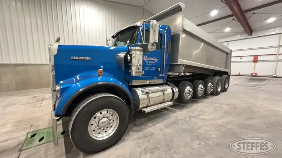 2021 Kenworth W900 Dump Truck