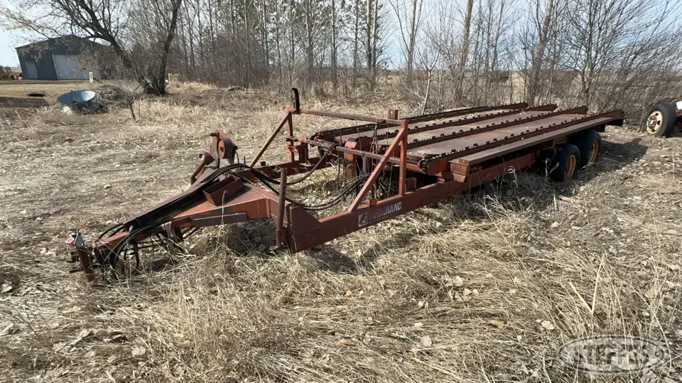 Farmhand Bale Handling