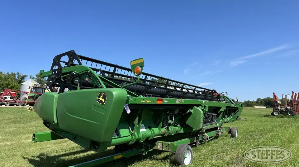2013 John Deere 635FD Draper Head
