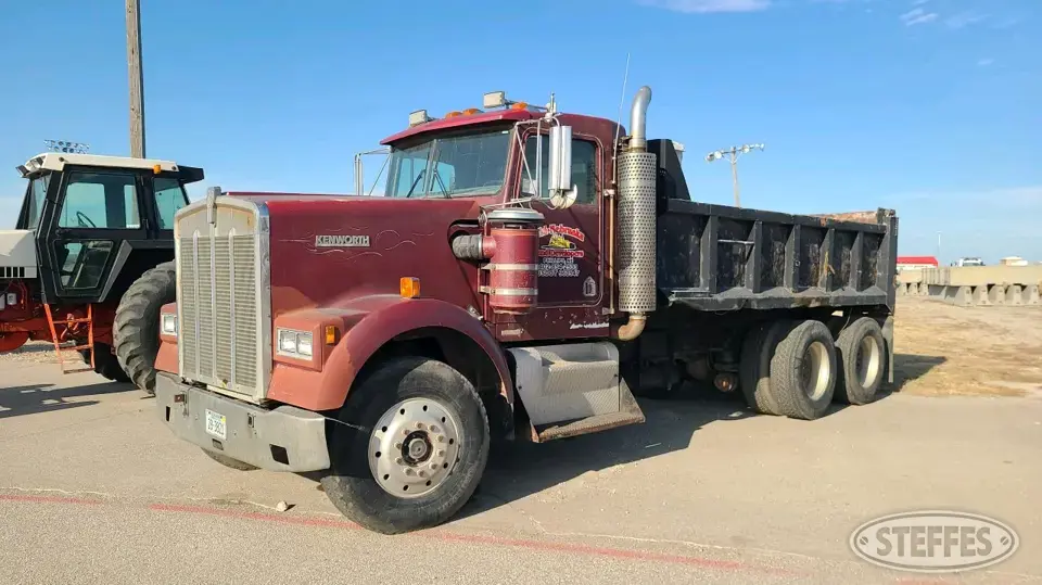 1984 Kenworth W900 Dump Truck