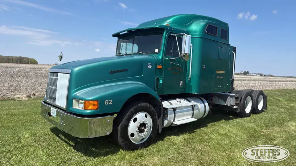 1995 International 9400 Conventional Truck with Sleeper