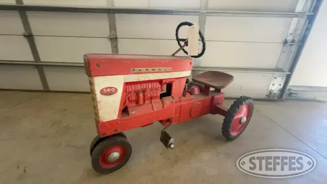 Farmall 560