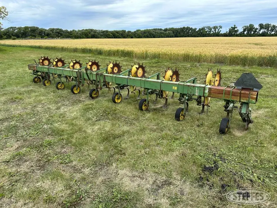John Deere RM Row Crop Cultivator