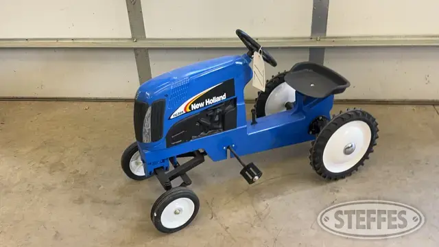 New Holland TG305