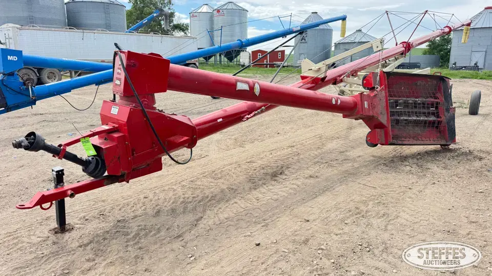 Buhler Farm King 1070 Swing Hopper Auger