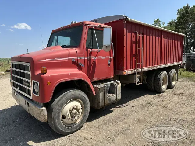 1984 International 2375
