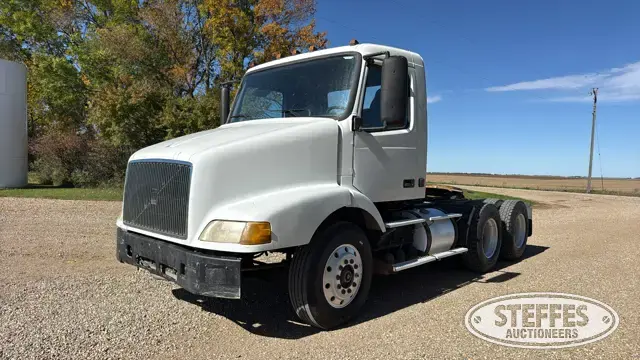 1999 Volvo VN