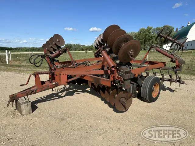 International 475