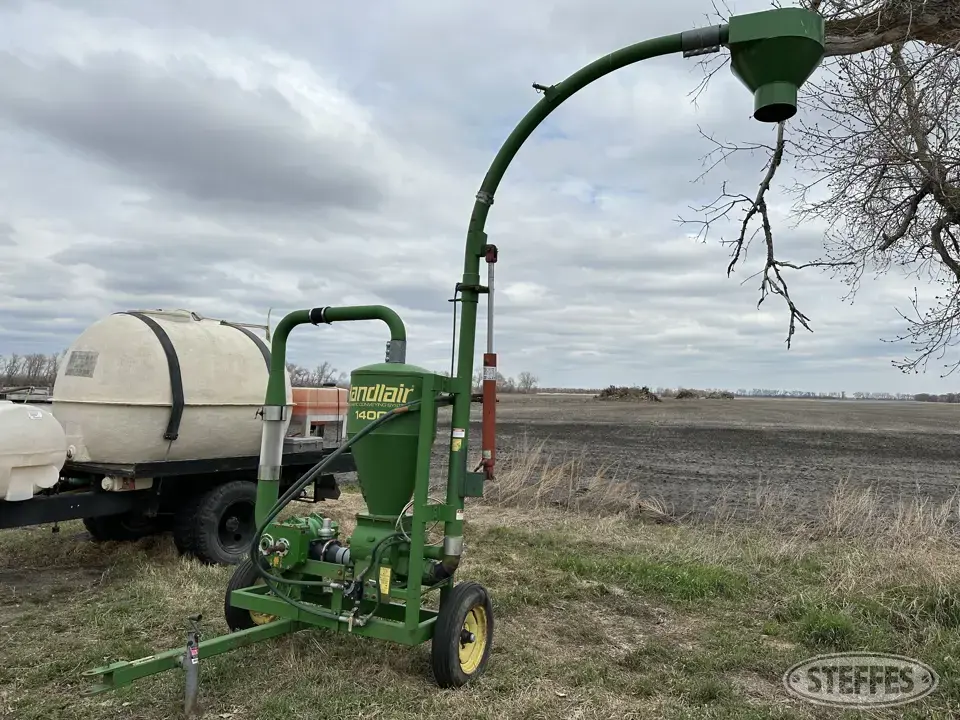 Handlair 1400 Pneumatic Grain Equipment
