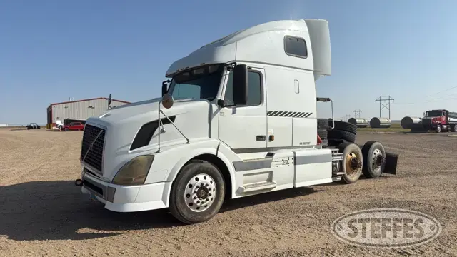 2005 Volvo VNL
