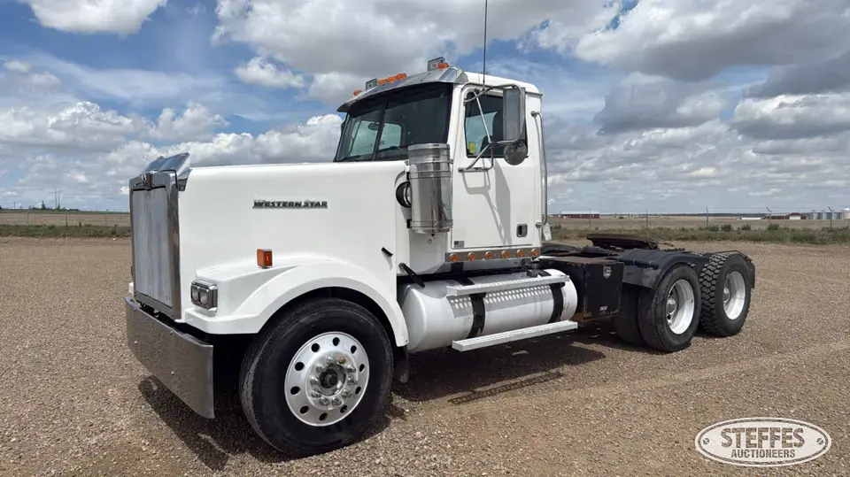 2010 Western Star 4900 Conventional Truck without Sleeper