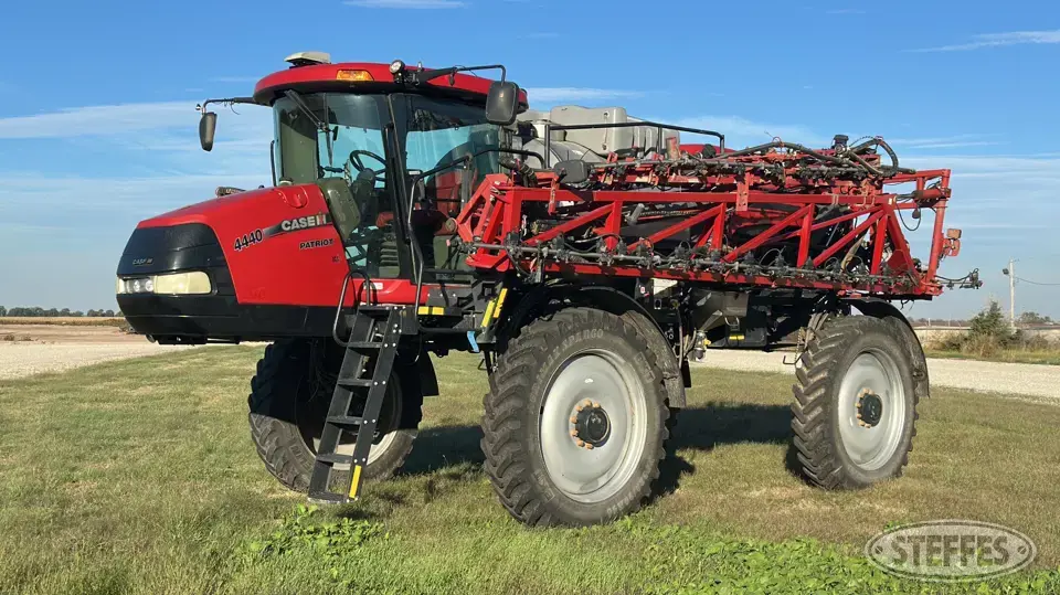 2018 Case IH Patriot 4440 Self-Propelled Sprayer