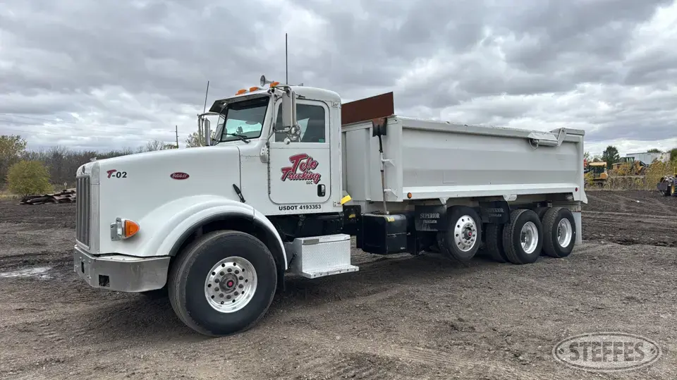 2006 Peterbilt 357 Dump Truck