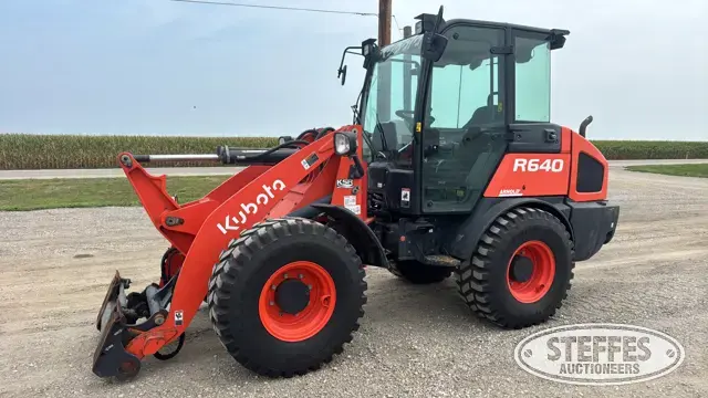 2022 Kubota R640