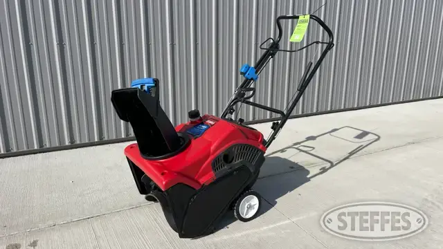 Toro Power Clear R-Tek 38584 snowblower