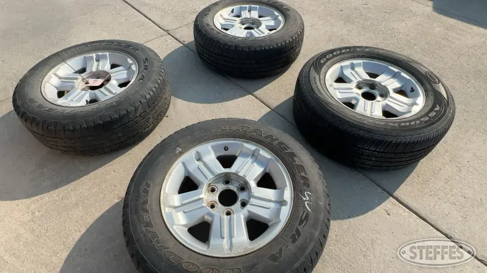 (4) Goodyear P265/65R18 tires Truck Tire