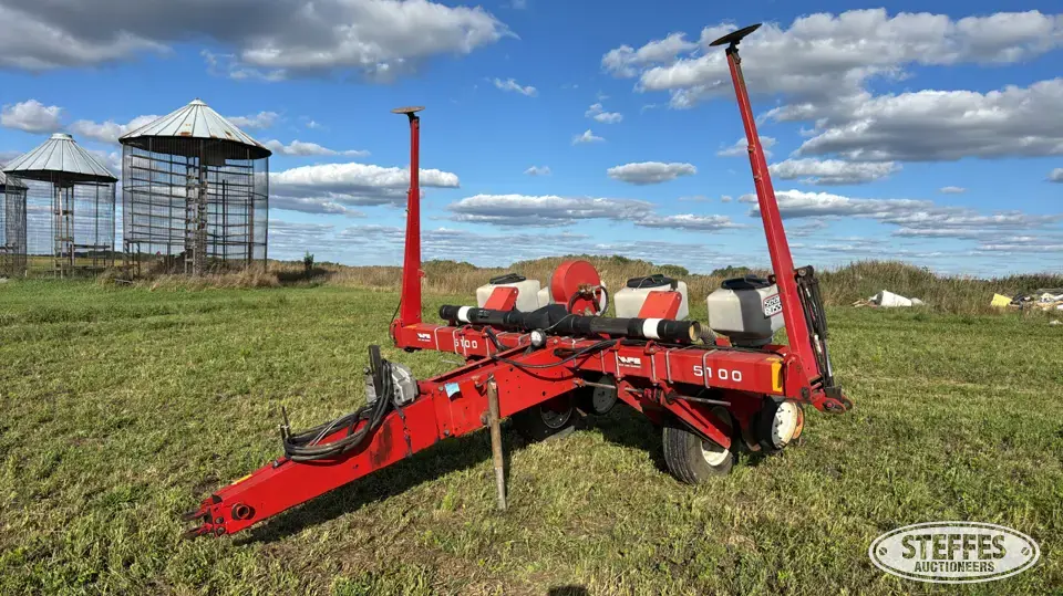 White 5100 Less Than 12 Row Planter