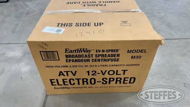 Earthway M30