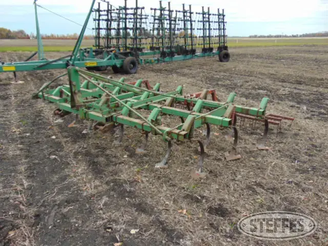 John Deere 1100