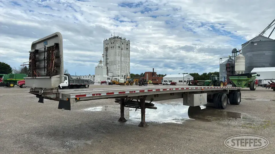 1997 Ravens Semi Flatbed Trailer