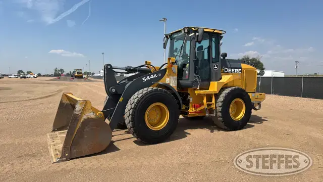 2017 Deere 544K II