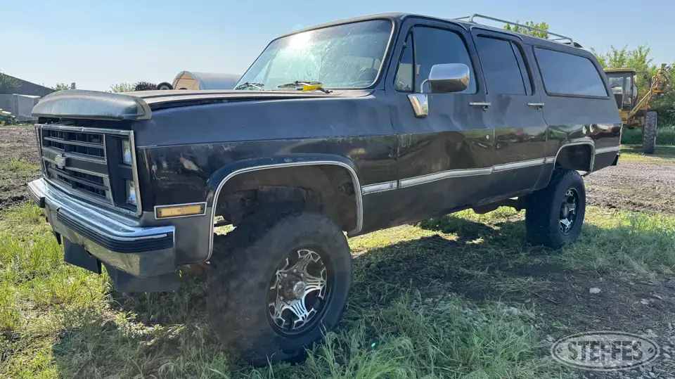 1987 Chevrolet R10 Suburban SUV