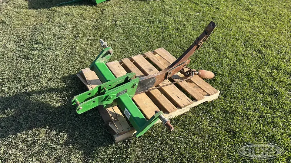 John Deere 22B Ripper