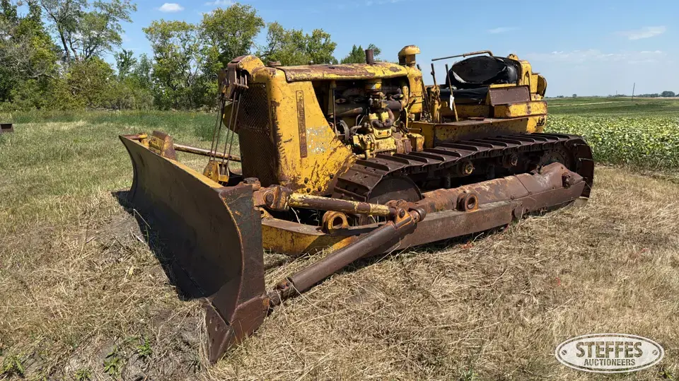 CAT D7 Dozer