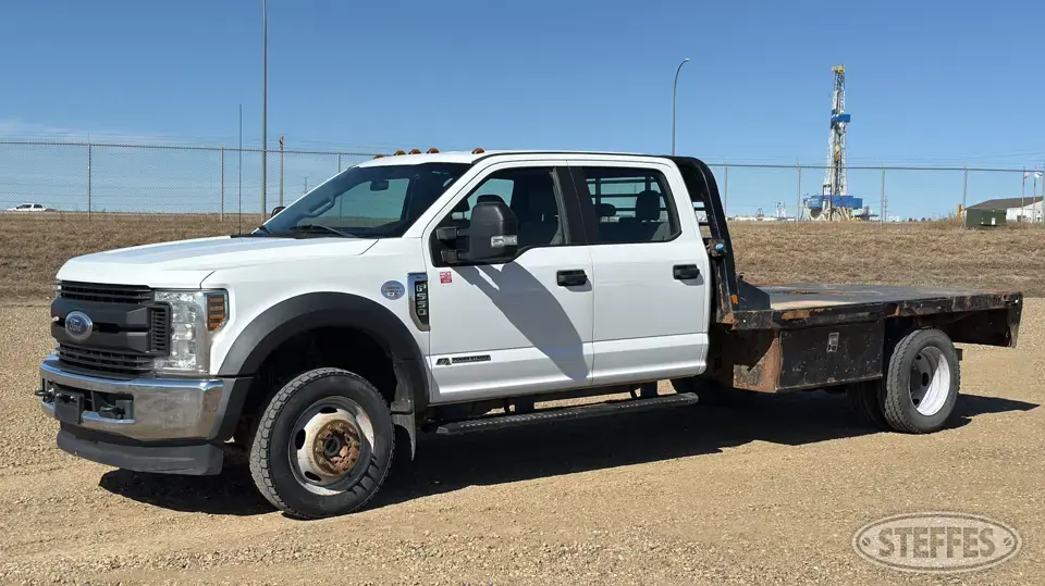 2019 Ford F-550 Super Duty XL Flatbed Truck