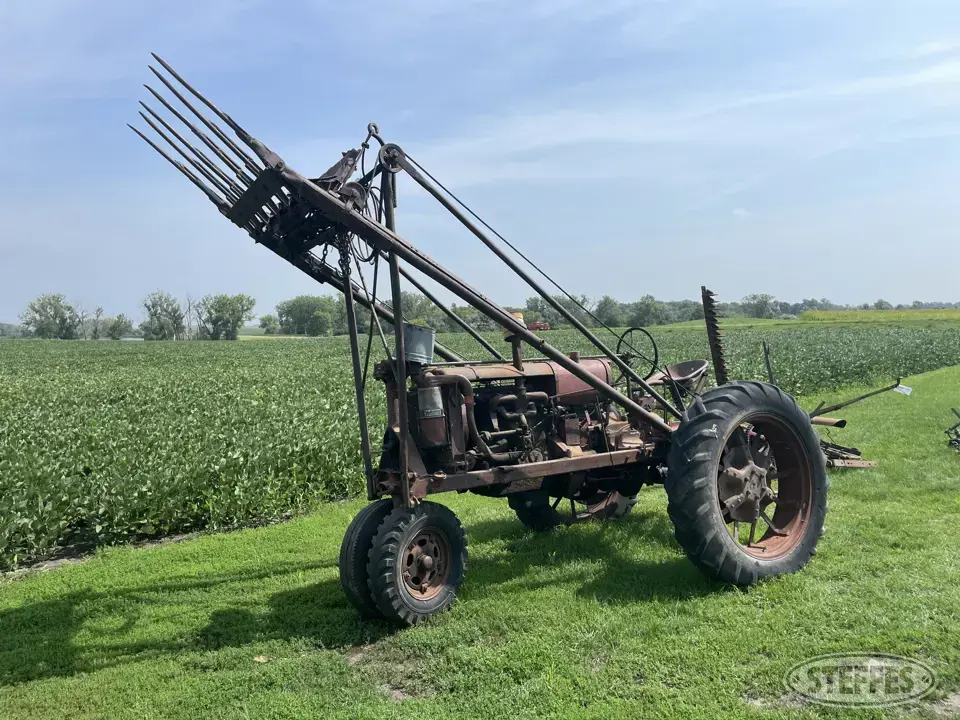 International F20 Collectible Tractor