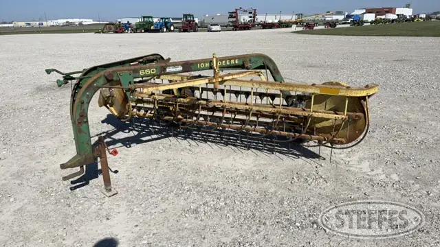 John Deere 660
