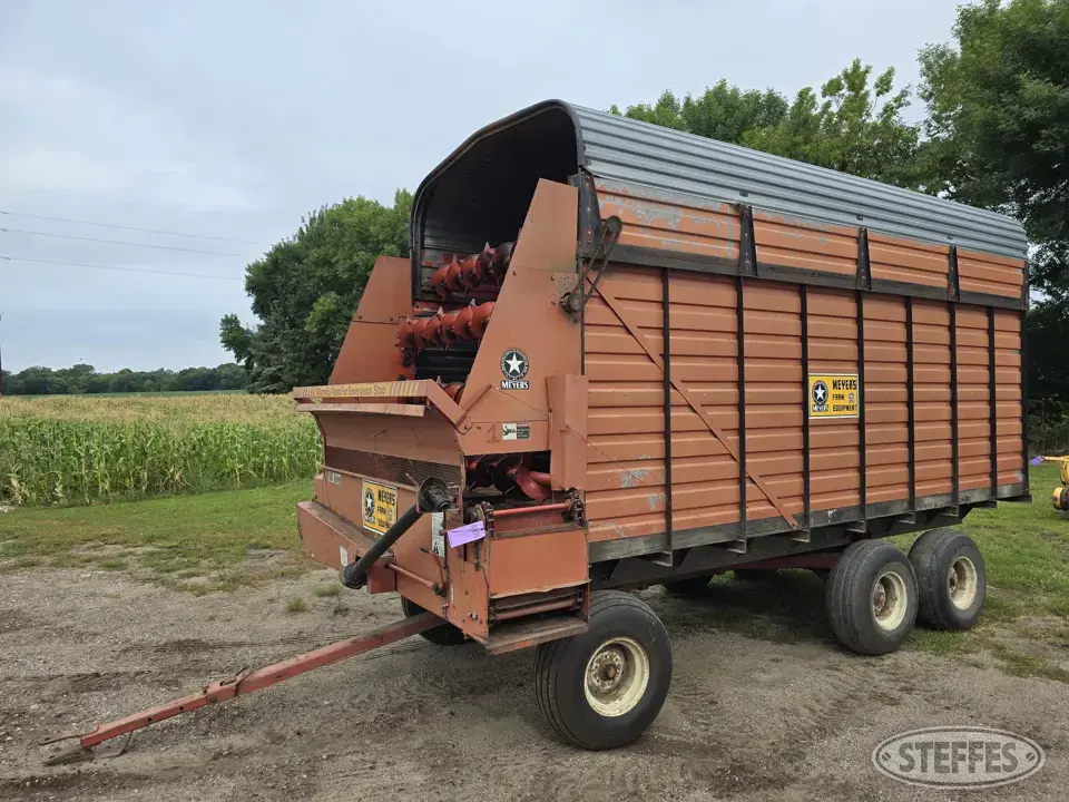 Meyers 518SF Forage Wagon