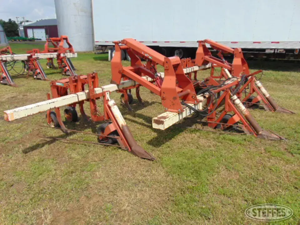 Harriston 5000 Edible Bean Knifers and Rod Weeder