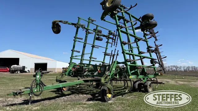2008 John Deere 2410