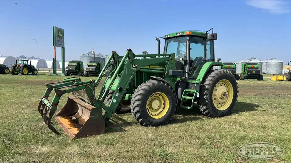 1999 John Deere 7810 MFWD Tractor