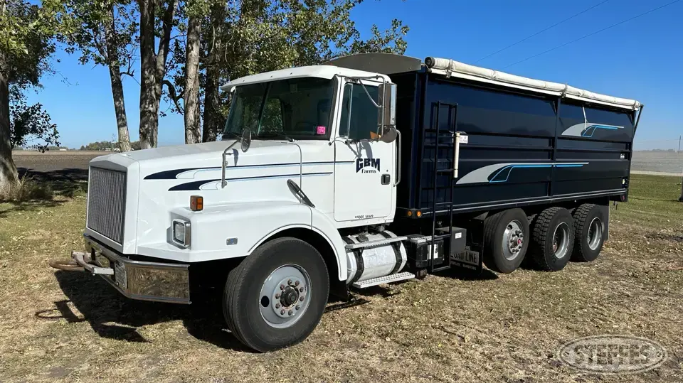 1995 Volvo WB Tri-Axle Boxed Truck