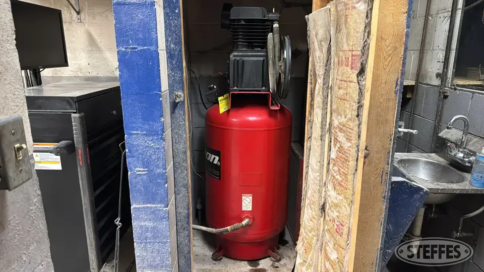 Snap-on BRA517V Air Tools and Compressor