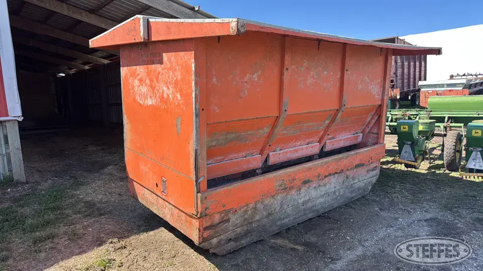 Smidley Steer Stuffer Feeders and Bunk