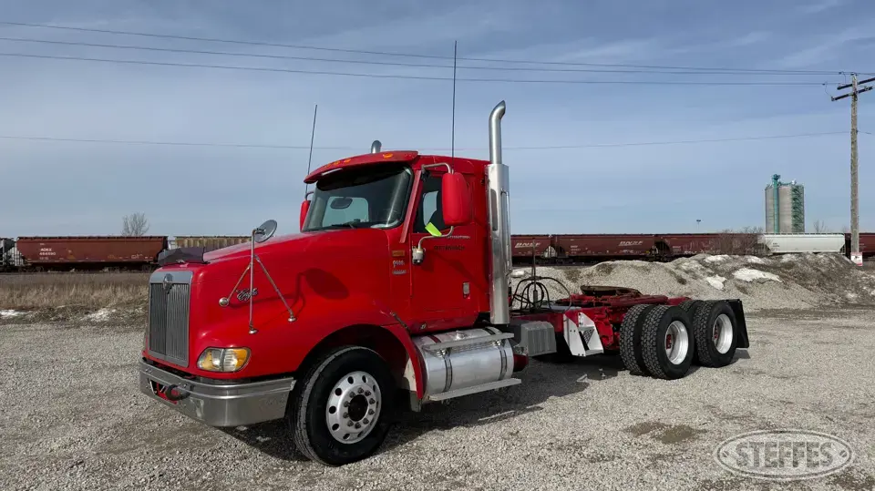2003 International 9400i Conventional Truck without Sleeper