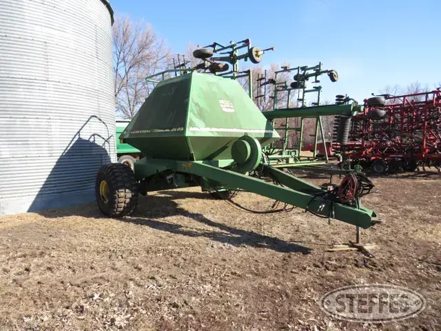 John Deere 777