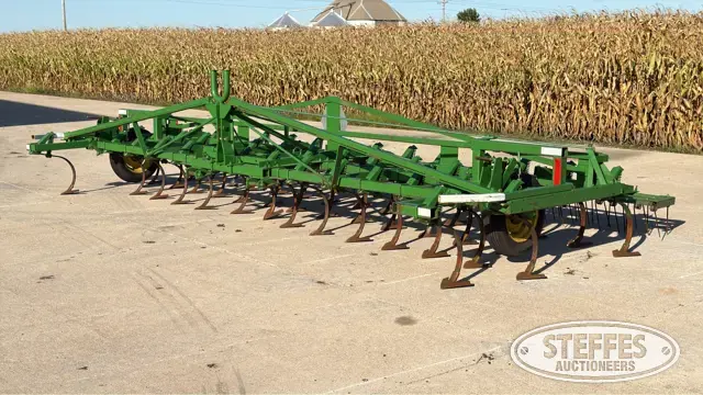 Field cultivator
