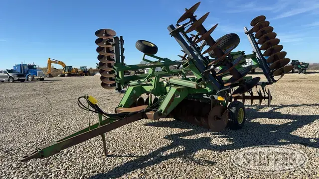 John Deere 630