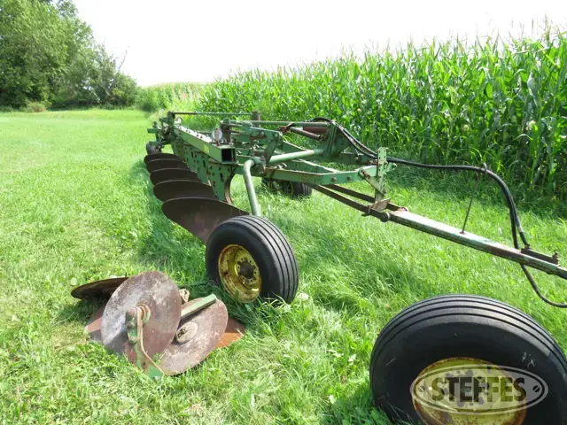 John Deere 3100