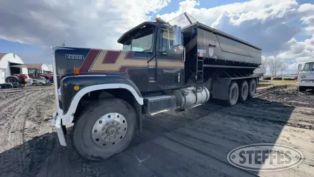 1976 International 4300