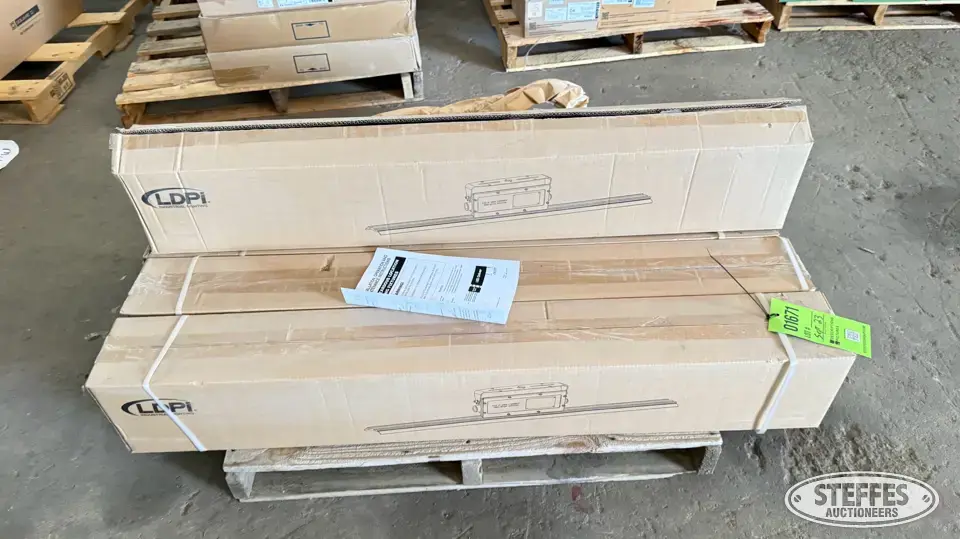 (6) LED hazardous location lights Business Inventory