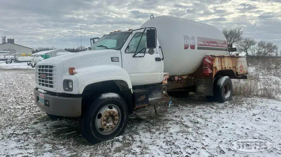 2002 GMC C7500 Tank Truck